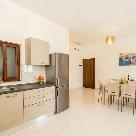 Fine Living Sea Crest Апартаменты