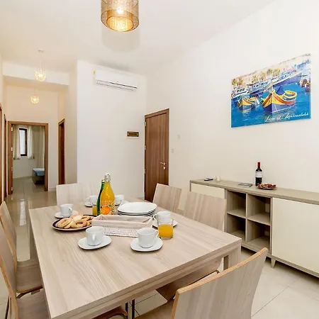 Fine Living Sea Crest * Сент-Полс-Бей