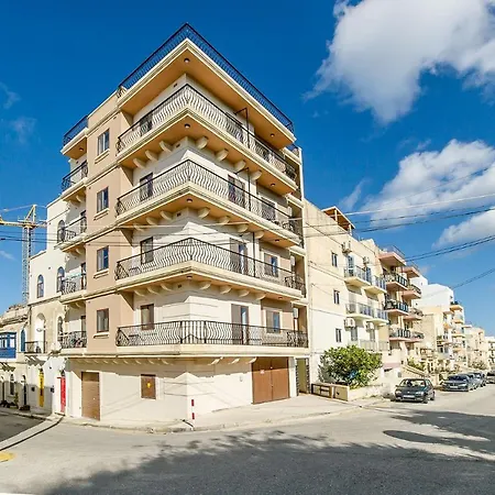 Fine Living Sea Crest Апартаменты *