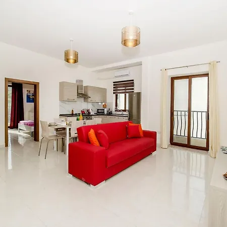 Апартаменты Fine Living Sea Crest Сент-Полс-Бей