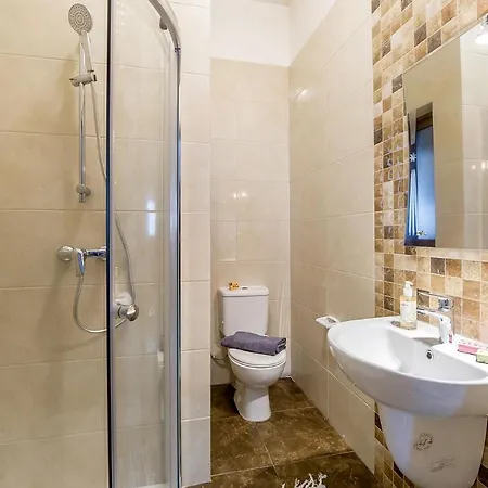 Fine Living Sea Crest Апартаменты *