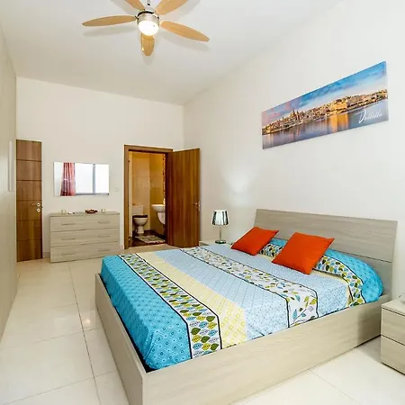 Fine Living Sea Crest Апартаменты Сент-Полс-Бей