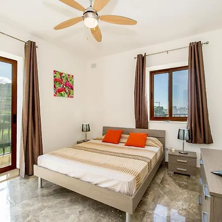 Apartment Fine Living Sea Crest *