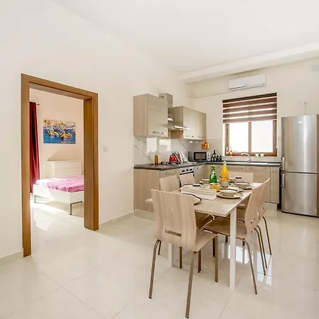 Fine Living Sea Crest Apartment