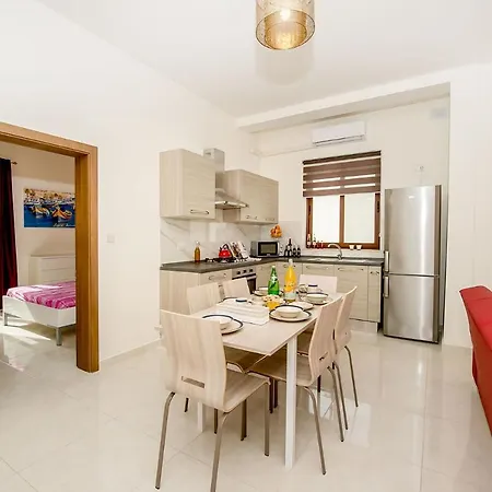 Apartment Fine Living Sea Crest