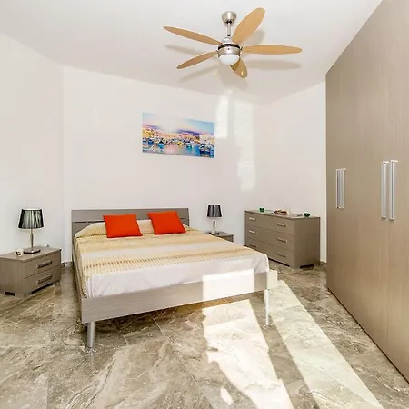 Fine Living Sea Crest *