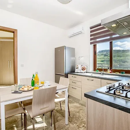 Apartment Fine Living Sea Crest