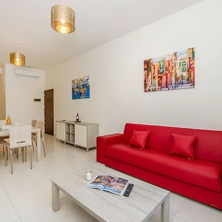 Fine Living Sea Crest Apartment