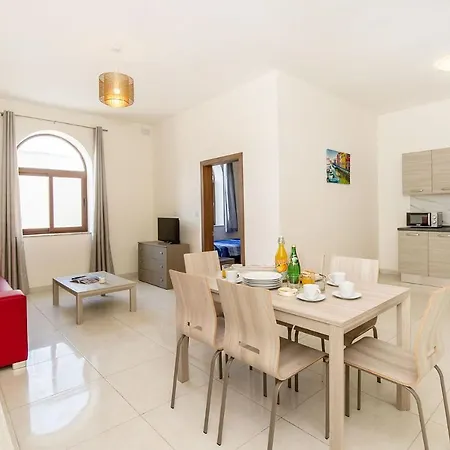 Apartment Fine Living Sea Crest